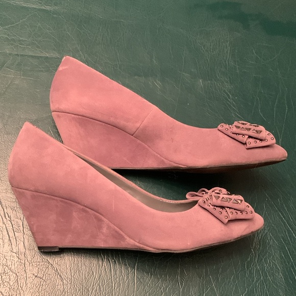 Gray Suede BCBGeneration Heels - Picture 3 of 6